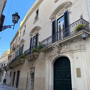 2* לינה וארוחת בוקר Palazzo Rollo