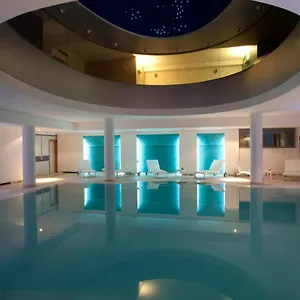 4* מלון Arthotel & Park